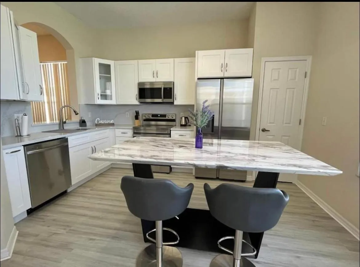 Chic Villa 4 Bedroom 3 Bath With Pool & Game Room Davenport