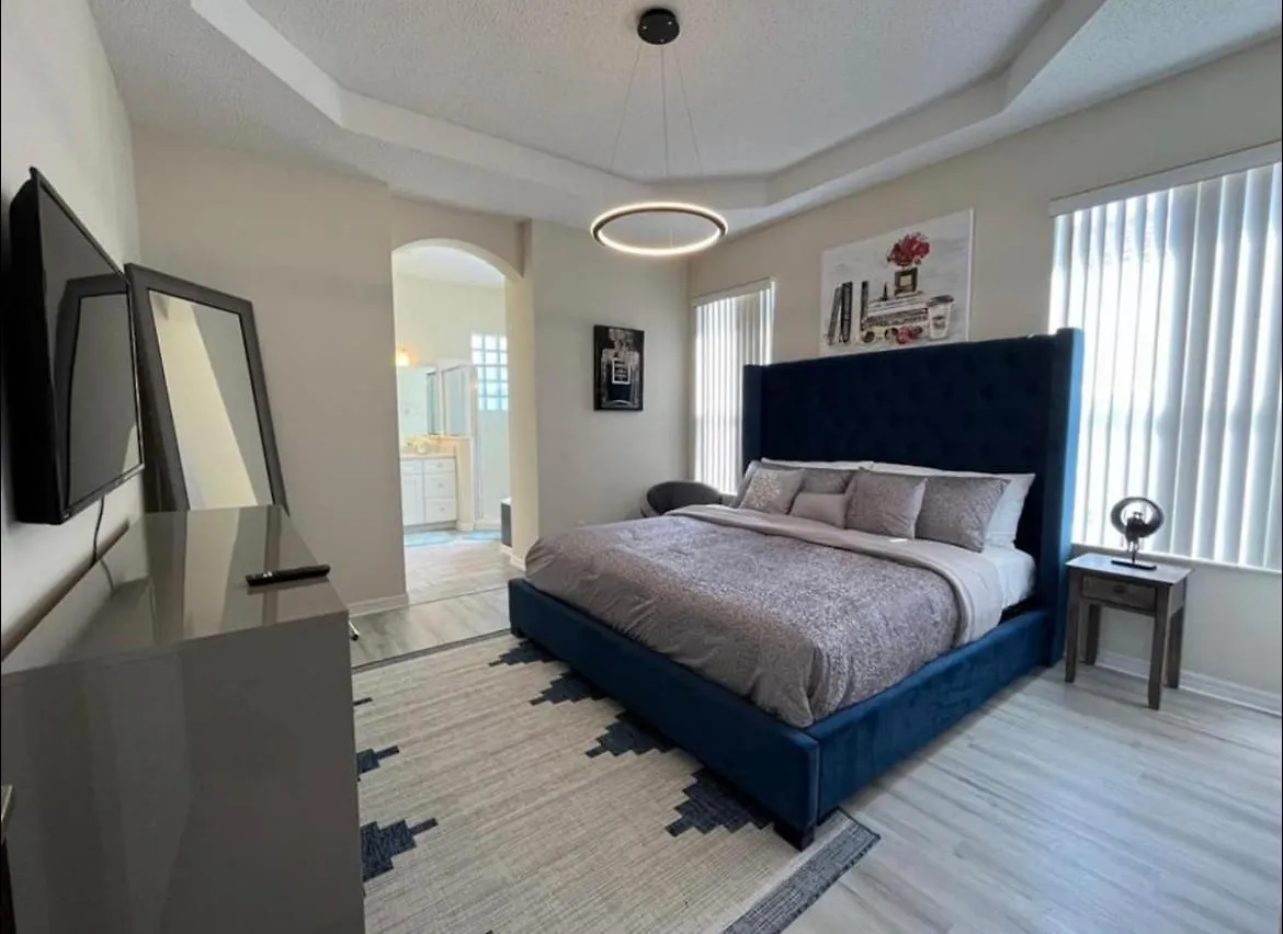 Chic Villa 4 Bedroom 3 Bath With Pool & Game Room Davenport